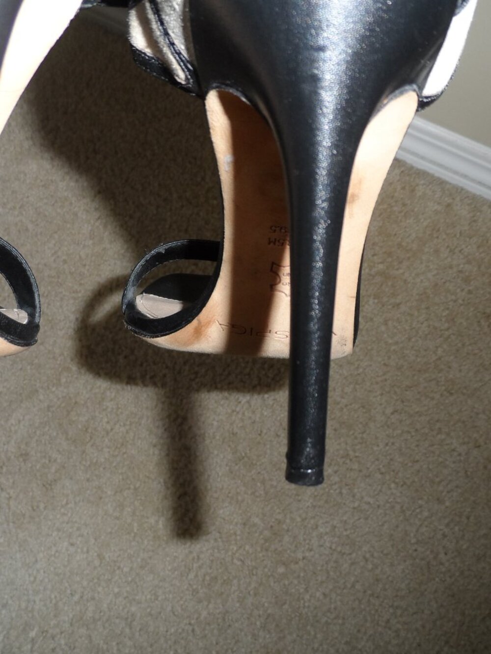 Via Spiga- Genuine Leather  Black Strappy Heels - size 8.5 - Picture 12 of 13